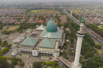 Discover Surabaya: A Tapestry of Culture, History, and Adventure